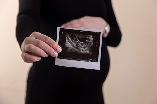 去国外做试管婴儿法律允许吗？2026 要求解读